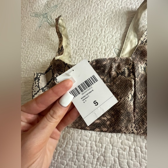 NWT Snake Cropped Tank - Picture 4 of 5